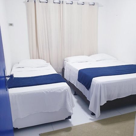 Apartamento 400 Metros Praia Da Enseada Apartment Гуаружа Екстериор снимка